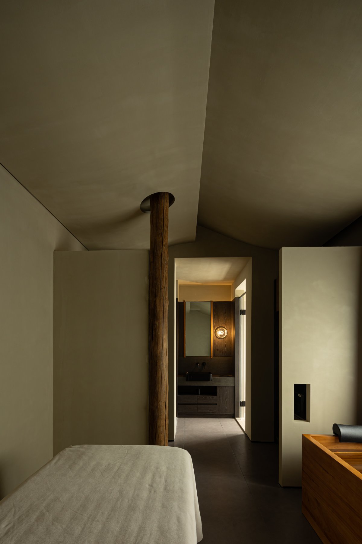 YINJISPACE Explores Life Aesthetics Through a Media Lens, Blending Art ...
