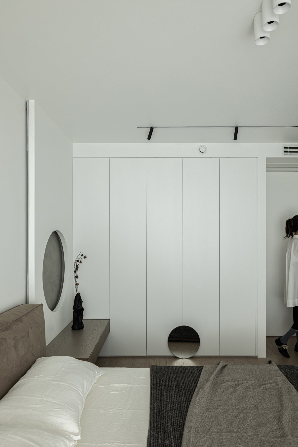 YINJISPACE Explores Life Aesthetics Through a Media Lens, Blending Art ...