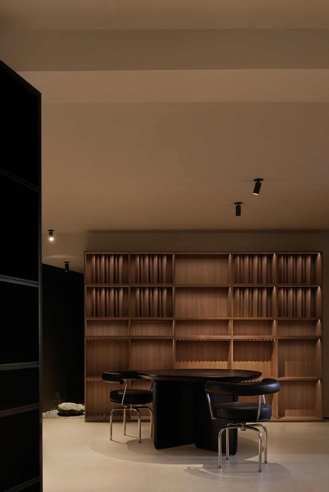 YINJISPACE Explores Life Aesthetics Through a Media Lens, Blending Art ...