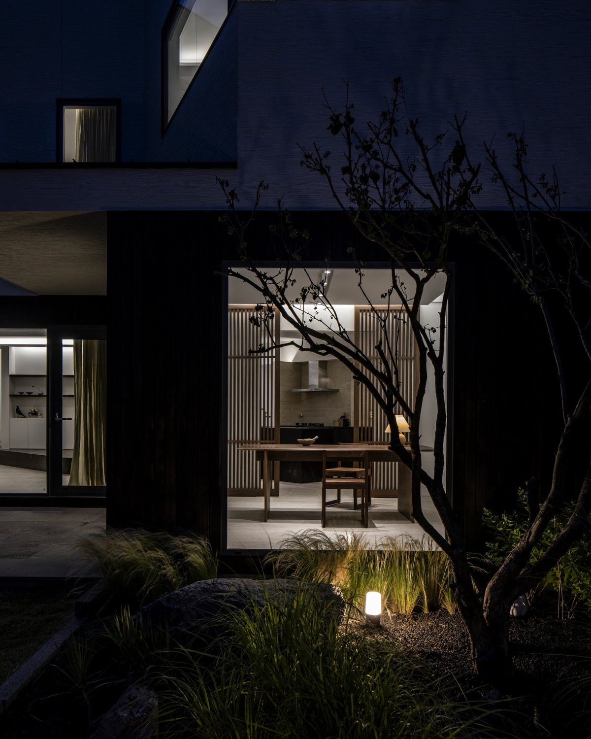 YINJISPACE Explores Life Aesthetics Through a Media Lens, Blending Art ...