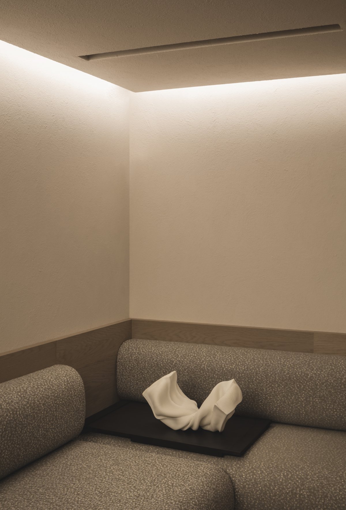 YINJISPACE Explores Life Aesthetics Through a Media Lens, Blending Art ...